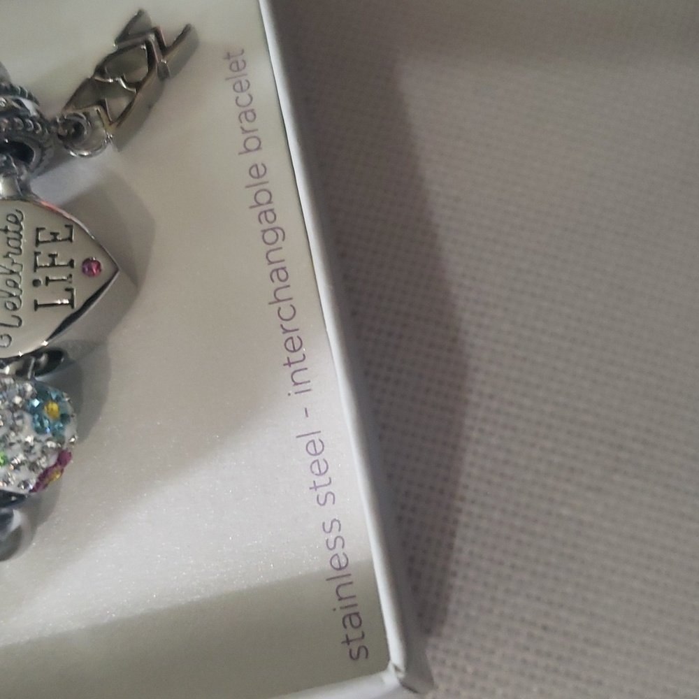 Hallmark - Picture 4 of 7